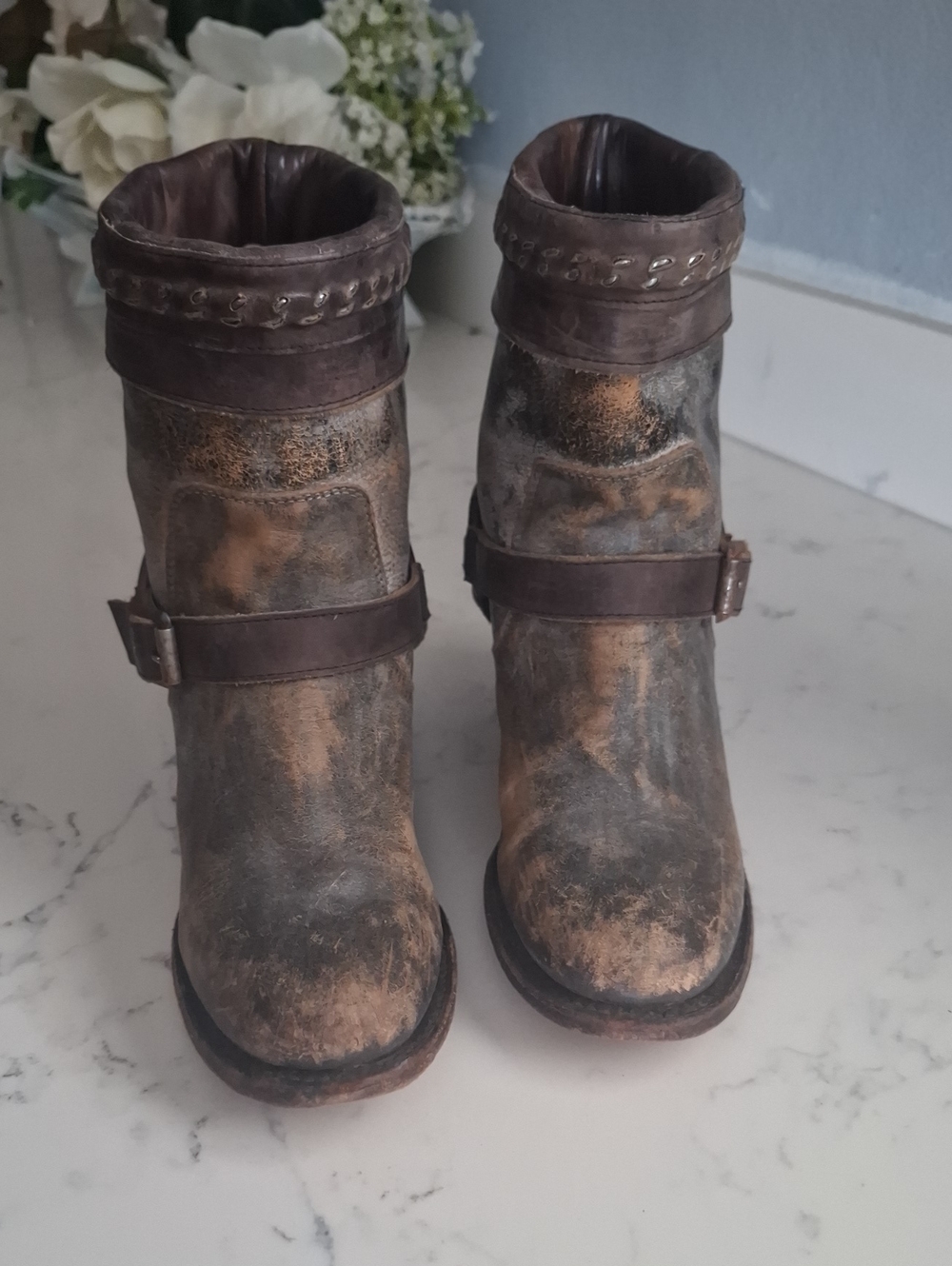 FREE BIRDS Women's Distressed Brown Leather Ankle Boots